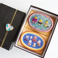 【母の日】 Gift Box - 選べる2缶セット -( C「ピヨコレ缶・ヒーロー缶」)