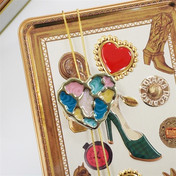 ボタン付き　ジュエルボタン缶【グルテンフリー】(カラフルハートボタン)