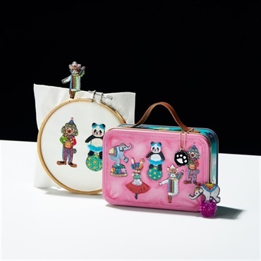 ぬいぐるみチャーム付きトランク缶【プラントベース】 詳細画像